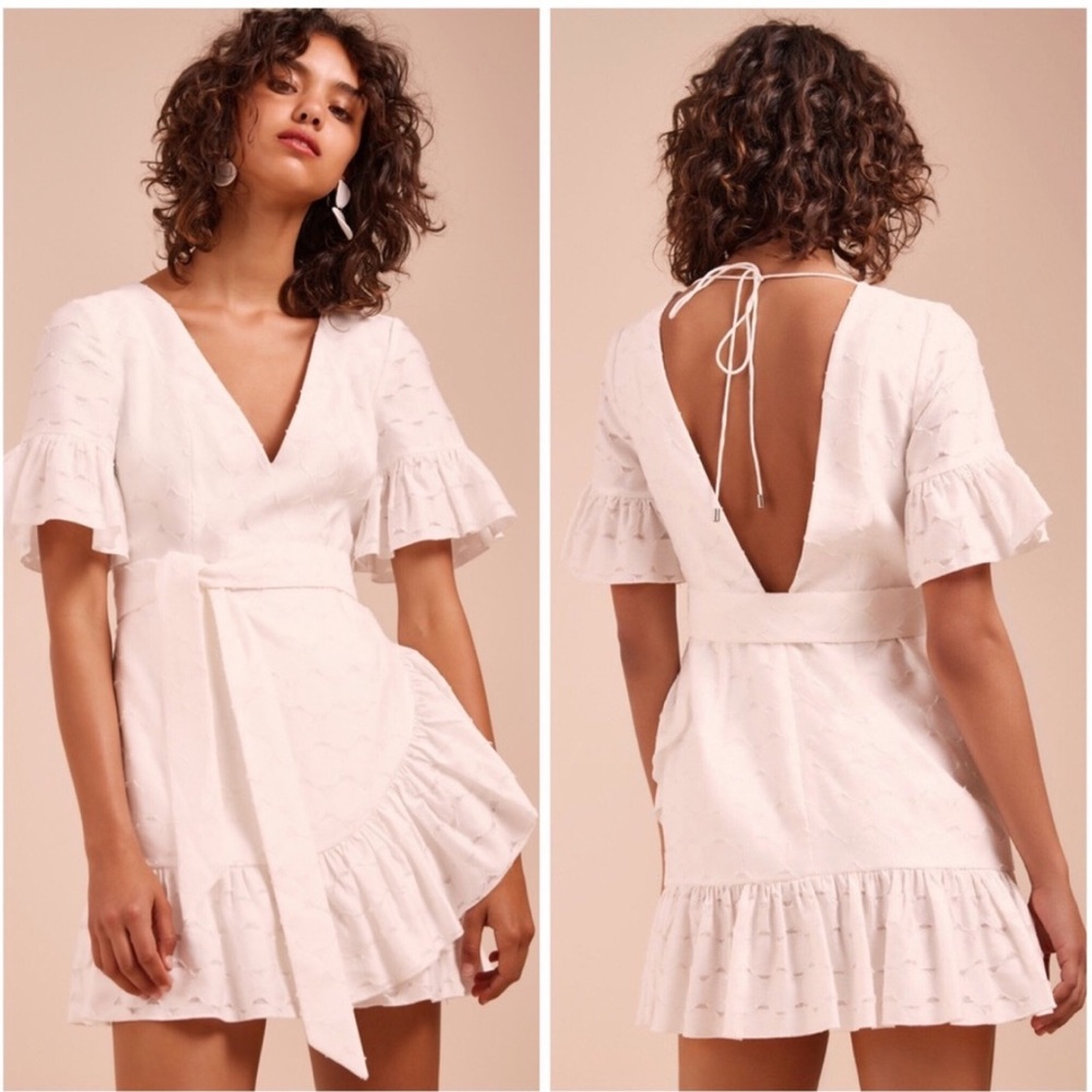NWT C/MEO Collective Ivory Ruffle Magnetise Dress